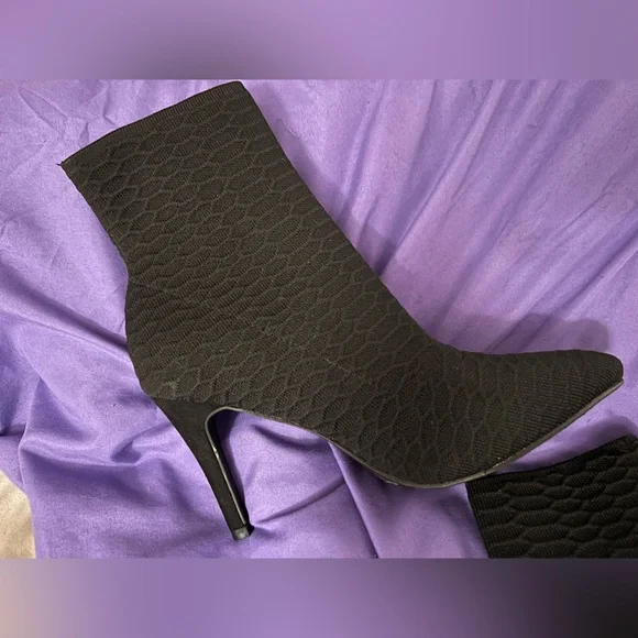 NWOT Black Heeled Boot - Picture 5 of 6